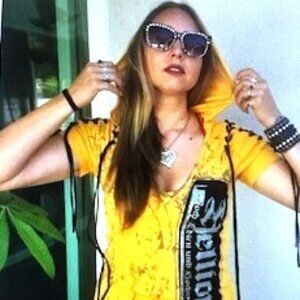 Super cute yellow hoodie with rhinestones Size Small